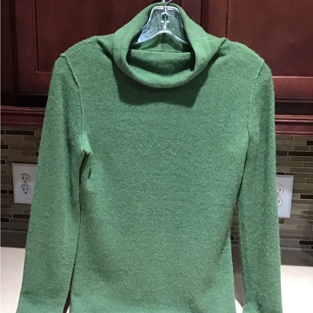 Old Navy X Small Turtleneck women 100% Cashmere.